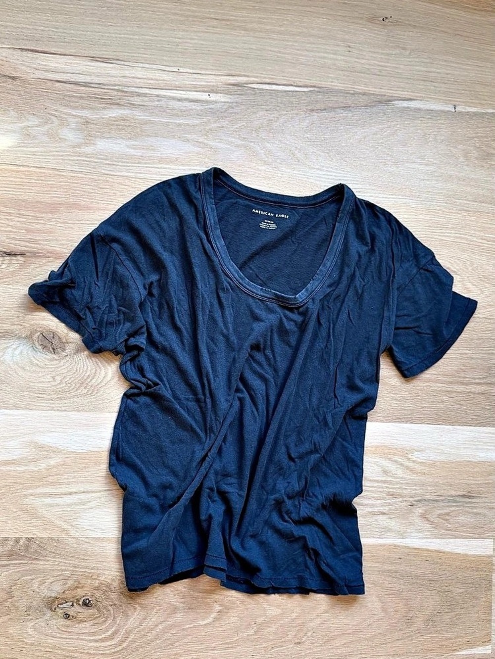 American Eagle Short Sleeve Tee in Blue Size Medium